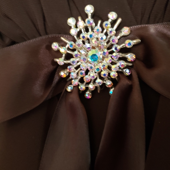 Dress - Picture 4 of 8